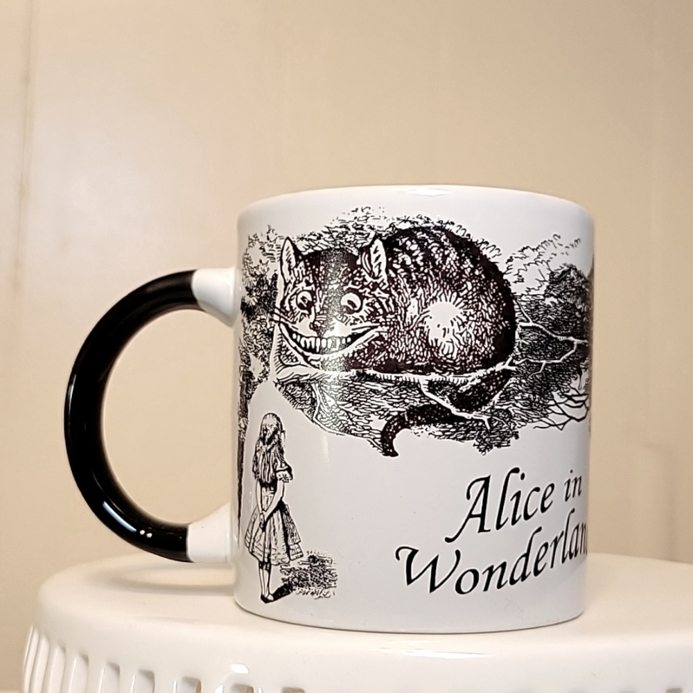 Alice in Wonderland Disappearing Cheshire Cat Black and White Mug